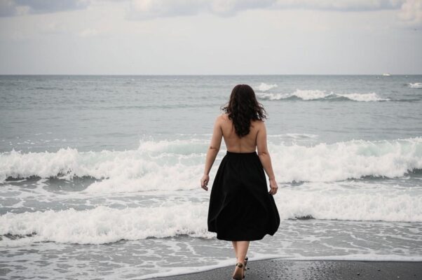 «Как можешь ты мечтательно ходить...»