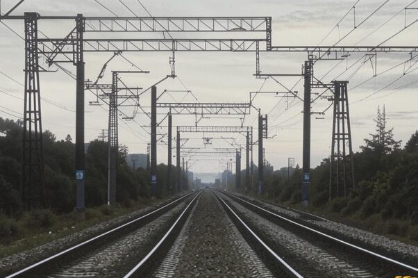 Элегия («Скоро тронется поезд, и как линии нотной тетрад…»)