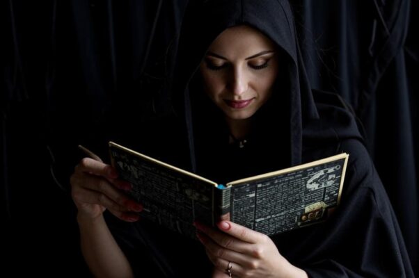 «Смолкали и говор, и шутки...»