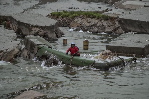«Как мутна, печальна вода...»