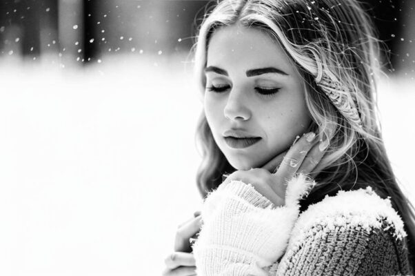 «Снег шепчет — «нежность, нежность, нежность, нежность»…...»