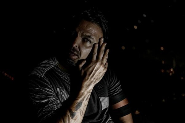 «Ночью он плакал. О чем, все равно...»