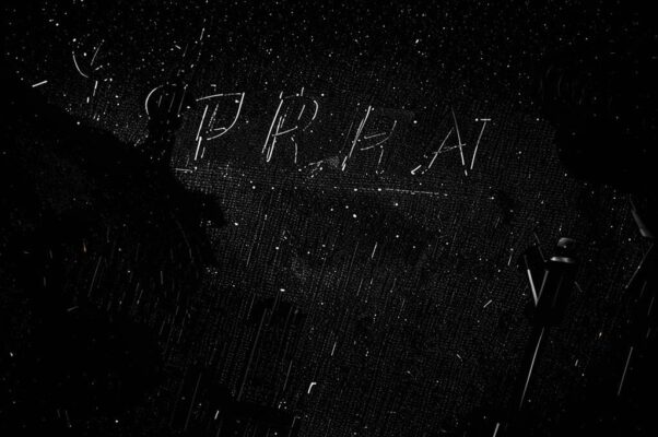 «Темнеет небо. Туч гряда...»