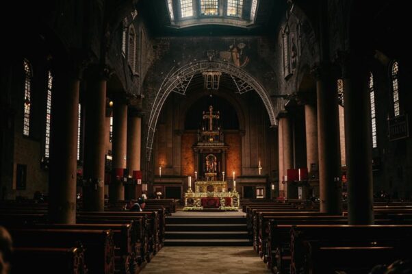 «Чего в нас только нет! И — церковь мы, и камень!..»