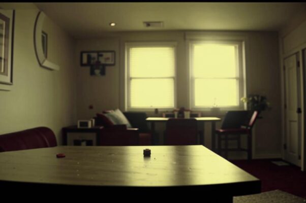 страх («Тревога в комнате витает …»)