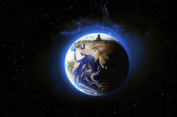 «Там тоже суша, реки, тучи...»