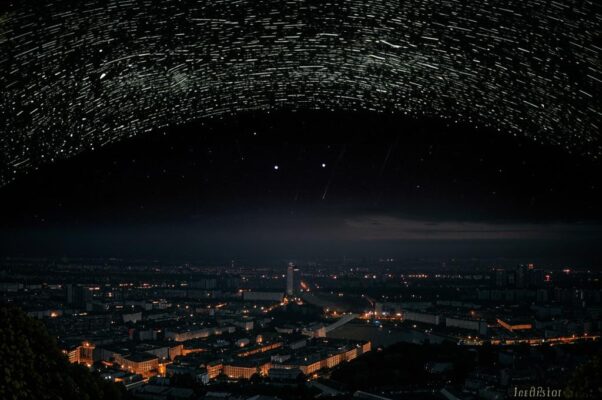 «Не блещут кремлевские звезды...»