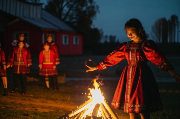 «Стан мой легкий, глаза мои черные...»