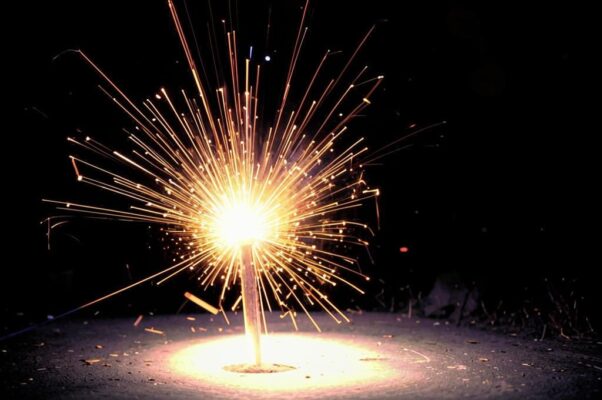 «Донесется искра фейерверка...»