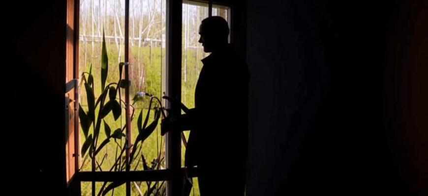 Призраки («И бродят тени, и молят тени…»)