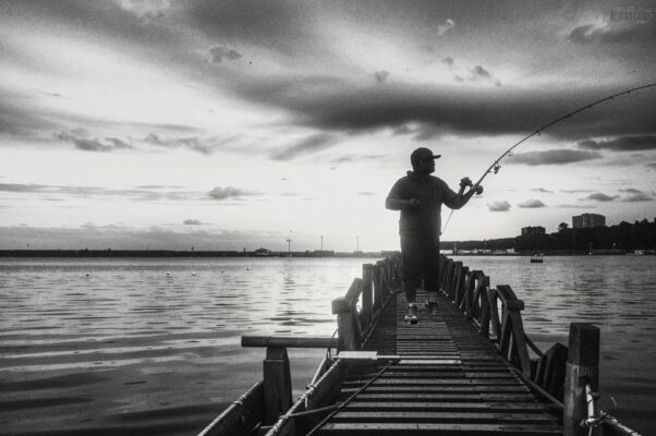 «Как рыболов в углу своем один...»