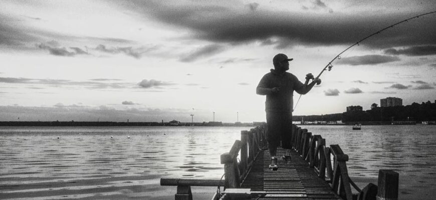 «Как рыболов в углу своем один...»