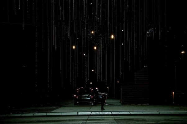 «Ночь — как ночь, и улица пустынна...»