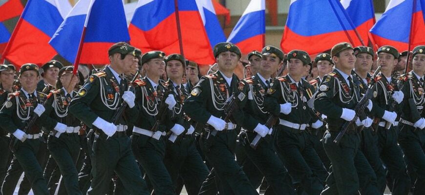 «Смотрю на жизнь с недоуменьем...»