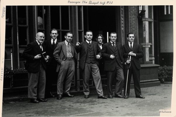 Экспромт («Всё фальшь, всё фальшь…»)