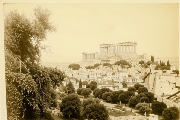 Акрополь («Серый шифер.  Белый тополь…»)