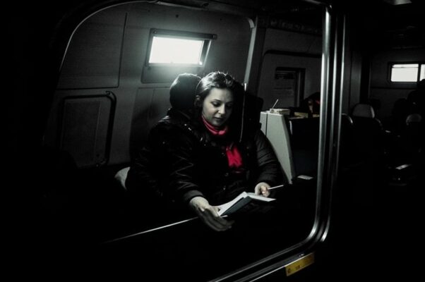 В вагоне («Снова дорога.  И с силой магическо…»)