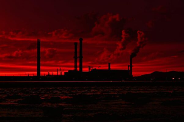 «Завод вонзил два рога...»