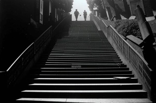 «По лестнице... ступени всё воздушней...»