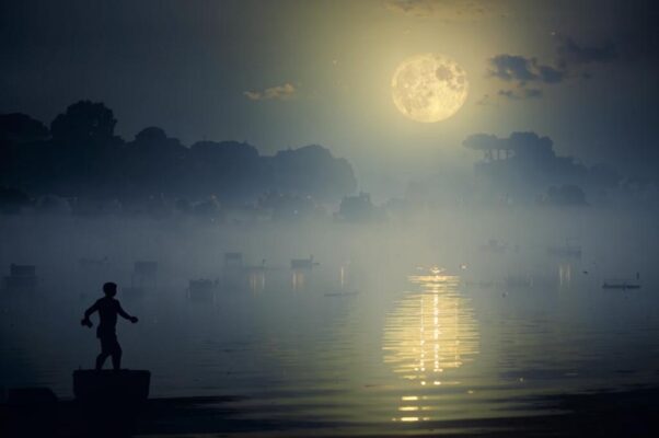 Луна и туман