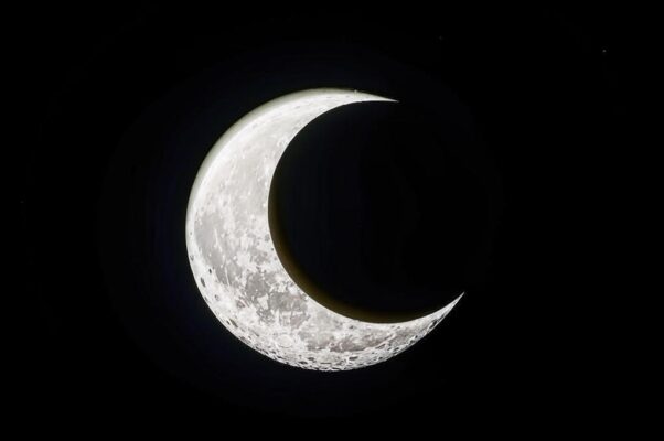 Пятно («Кривое, белое пятн…»)