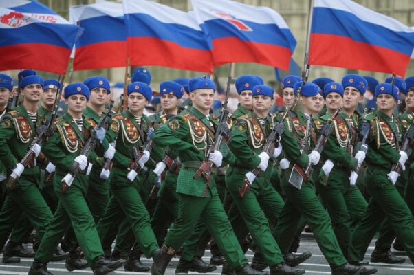 Другу («Не кручинься, друг любезный…»)