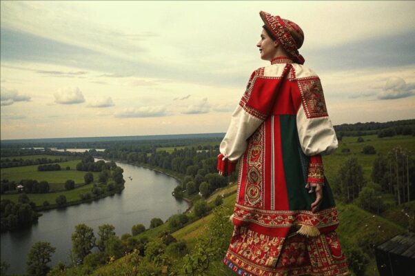 «Ты — юная, ты — стройная, как ель...»