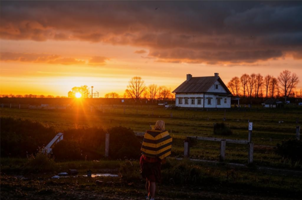 «Гаснут красные крылья заката...»
