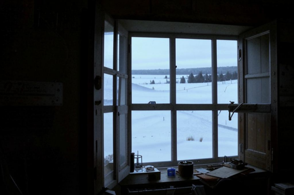 Одиночество («Глубокая в доме царит тишина…»)