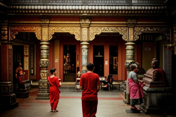 «Теснятся все к тебе во храм...»