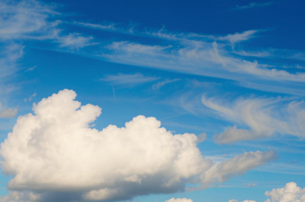 Весеннее чувство («Легкий, легкий ветерок…»)