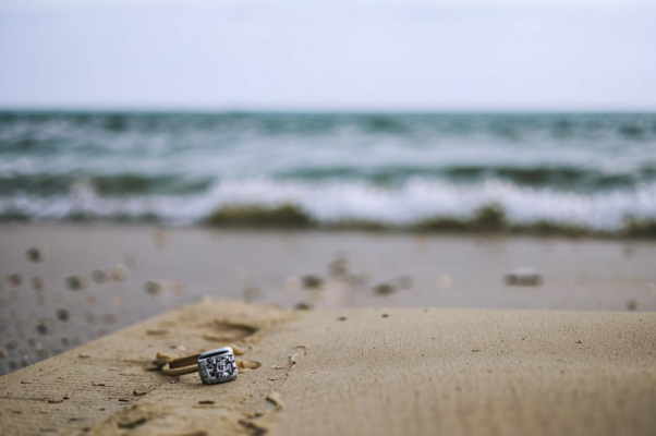 Песня («Кольцо души-девиц…»)