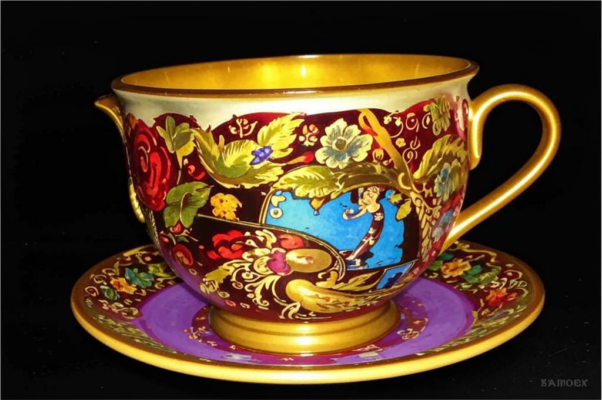 «В Кузнецовской пестрой чашке...»