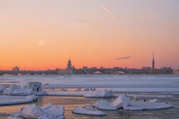 «Люблю рассветное сиянье...»