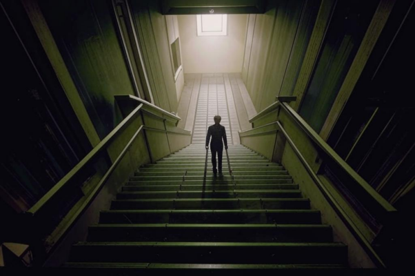 «Ни месяца, ни звезд в оконной яме...»