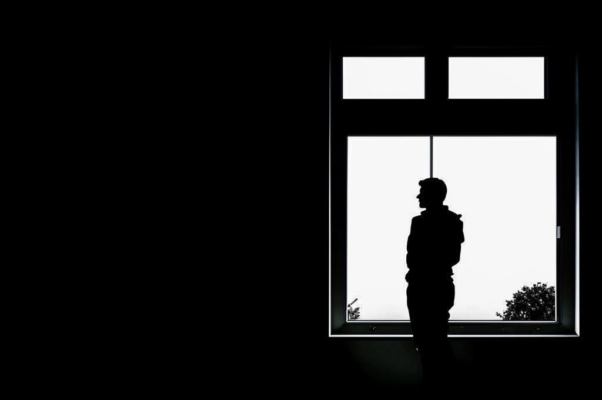 Двойник («Я стою у своего же дома…»)