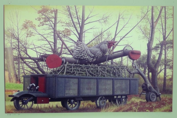 «Октябрь — петух медянозобый...»