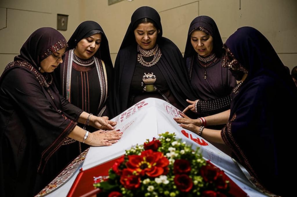 «Четыре вдовицы к усопшей пришли...»