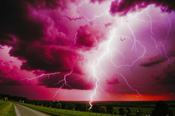 Двойник («Весенний ливень неумелый…»)