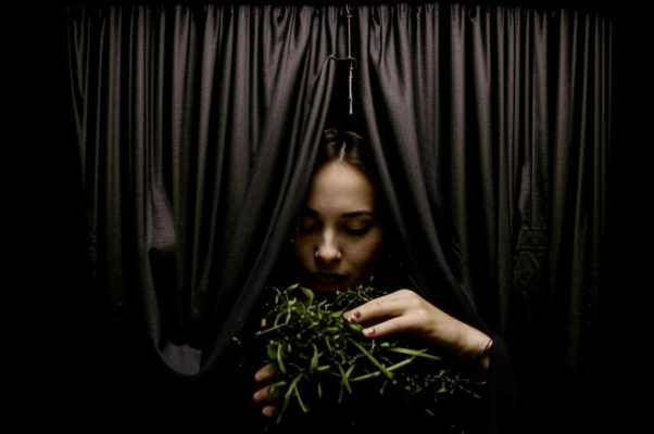 Измена («Измена рядом, ― напряженный слу…»)