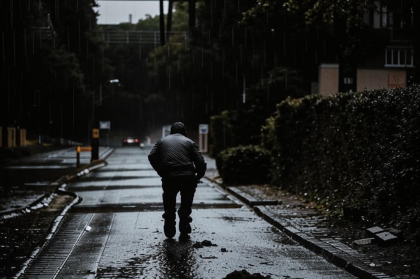 Гроза («Гроза.  Оставаться под небом не место …»)
