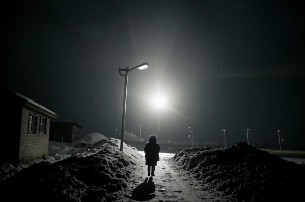 «Иду в темноте, вдоль воронок...»