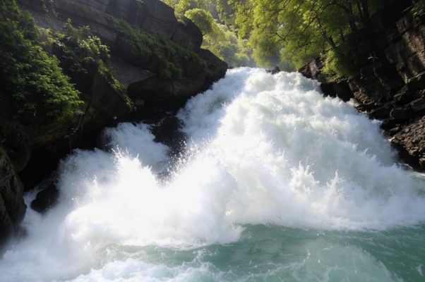 Водопад и ручей