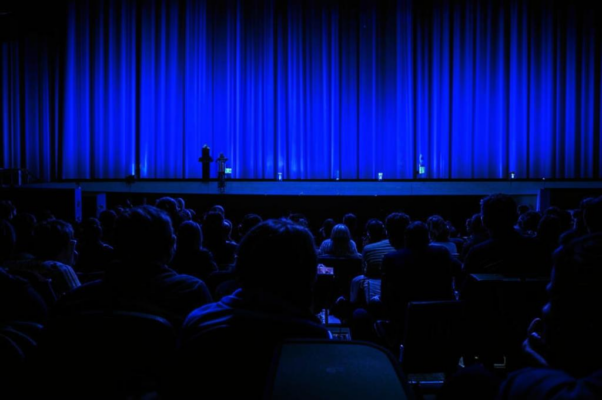 «Я — зритель. Я — слушатель пенья...»