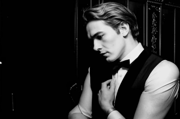 «Я видел раз ее в веселом вихре бала...»