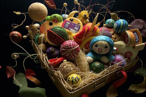 «. . . . . . . . . . . коробки...»