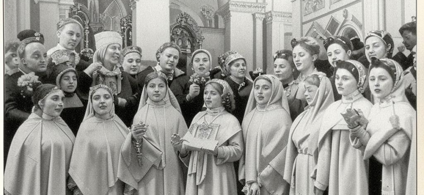 «В разноголосице девического хора...»
