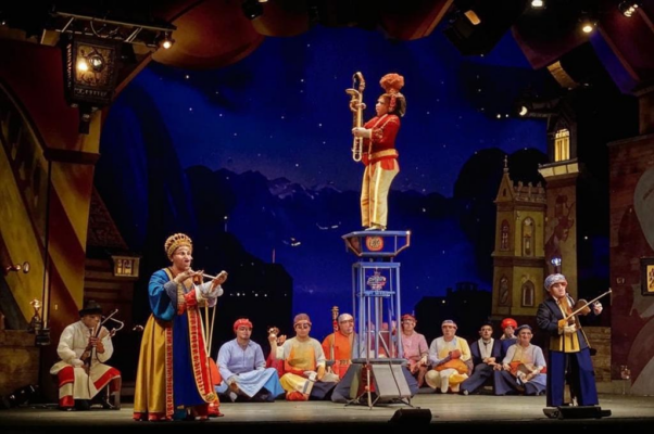 «Покупали скрипачи...»