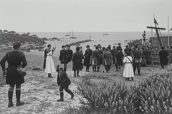 «Собирались эллины войною...»