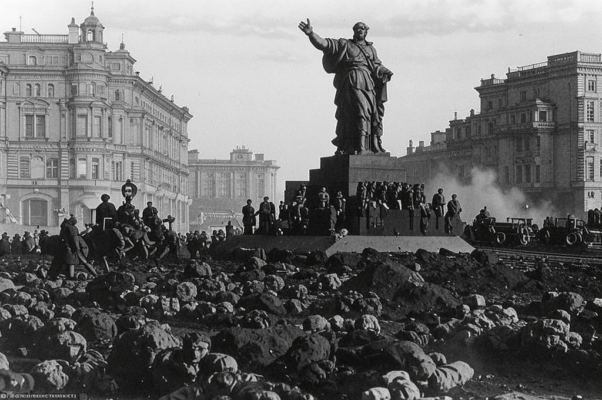 «Разве ранее Русь не перла...»